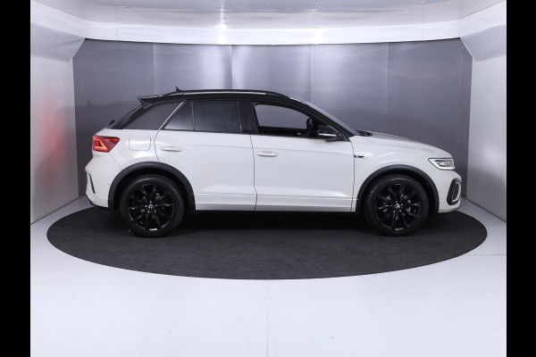 Volkswagen T-Roc 1.5 TSI R-Line 150 pk Automaat (DSG) | Navigatie | Parkeersensoren (Park assist) | Achteruitrijcamera | Adaptieve cruise control | Stoelverwarming | Black Style pakket |