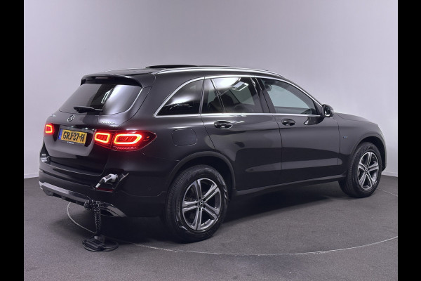 Mercedes-Benz GLC 300e 4MATIC Premium Plus Plug in Hybrid 320pk PHEV | Lederen Sportstoelen | Panodak |  Head up Display | Burmester | Sfeerverlichting | Carplay | Navigatie | 360 Camera |