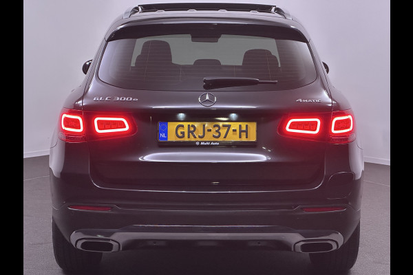 Mercedes-Benz GLC 300e 4MATIC Premium Plus Plug in Hybrid 320pk PHEV | Lederen Sportstoelen | Panodak |  Head up Display | Burmester | Sfeerverlichting | Carplay | Navigatie | 360 Camera |