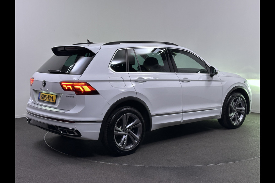 Volkswagen Tiguan 1.4 TSI eHybrid R-Line Plug In Hybrid 245pk PHEV | Trekhaak af Fabriek | Adaptive Cruise | IQ Drive | Adaptief Onderstel | Virtual Cockpit | Alcantara Sportstoelen Verwarmd | 19"L.M |