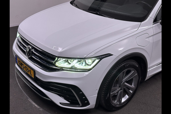 Volkswagen Tiguan 1.4 TSI eHybrid R-Line Plug In Hybrid 245pk PHEV | Trekhaak af Fabriek | Adaptive Cruise | IQ Drive | Adaptief Onderstel | Virtual Cockpit | Alcantara Sportstoelen Verwarmd | 19"L.M |