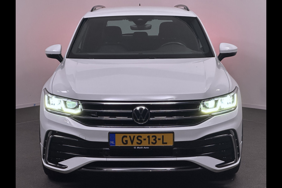 Volkswagen Tiguan 1.4 TSI eHybrid R-Line Plug In Hybrid 245pk PHEV | Trekhaak af Fabriek | Adaptive Cruise | IQ Drive | Adaptief Onderstel | Virtual Cockpit | Alcantara Sportstoelen Verwarmd | 19"L.M |