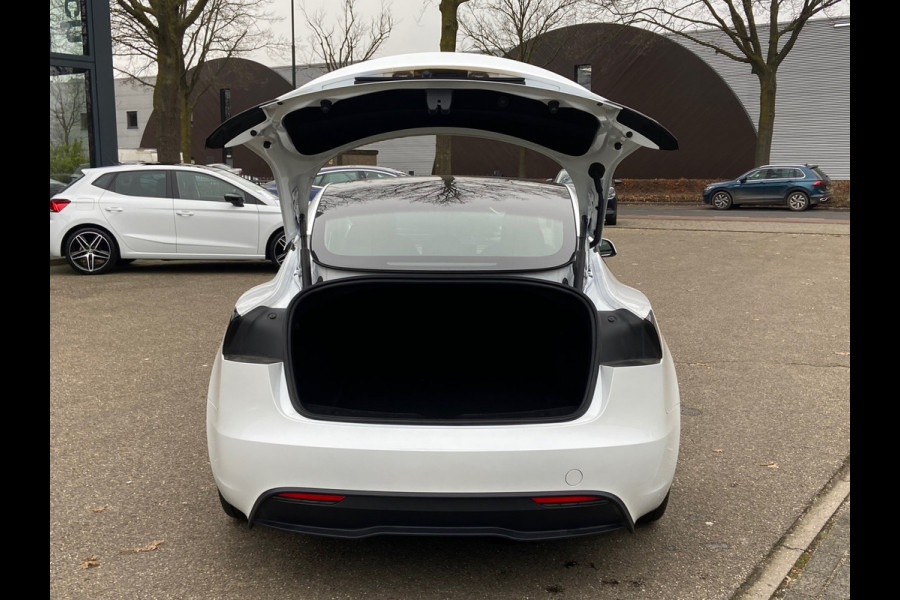 Tesla Model 3 Long Range AWD 78 kWh HIGHLANDER VAN: 49.900,- VOOR: 47.899,- EINDEJAARSVOORDEEL: 2.023,- | ORIG. NL. NAP KM.