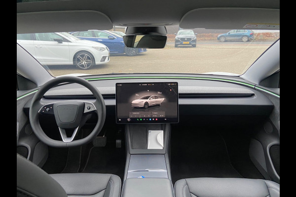 Tesla Model 3 Long Range AWD 78 kWh HIGHLANDER VAN: 49.900,- VOOR: 47.899,- EINDEJAARSVOORDEEL: 2.023,- | ORIG. NL. NAP KM.