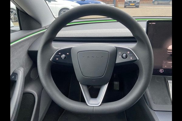 Tesla Model 3 Long Range AWD 78 kWh HIGHLANDER VAN: 49.900,- VOOR: 47.899,- EINDEJAARSVOORDEEL: 2.023,- | ORIG. NL. NAP KM.