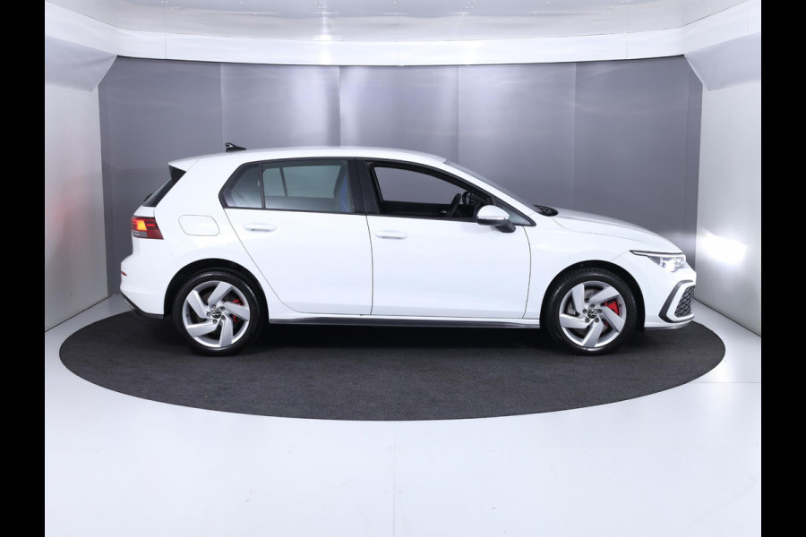 Volkswagen Golf 1.4 eHybrid GTE 245 pk Automaat (DSG) | Navigatie | Parkeersensoren | Adaptieve cruise control | LED koplampen | Stoelverwarming |