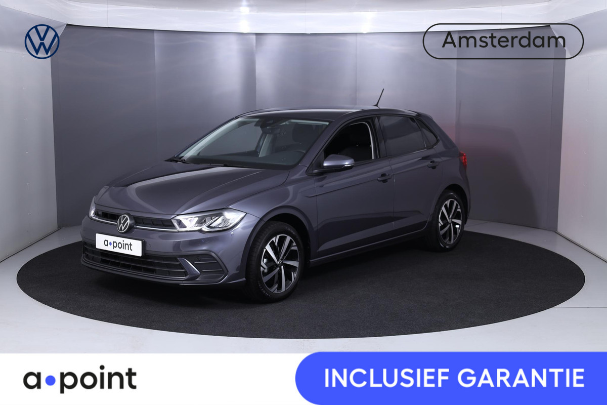 Volkswagen Polo 1.0 TSI Life 95 pk | Verlengde garantie | 16"LM velgen | Automatische airco | Navigatie | Parkeersensoren | Achteruitrijcamera | Stoelverwarming |