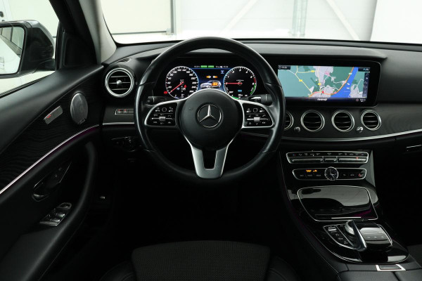 Mercedes-Benz E-Klasse 300de AMG Night | Adaptive cruise | Burmester Sound | Stoelverwarming | Keyless | Carplay | Sfeerverlichting | Camera | Widescreen | Navigatie