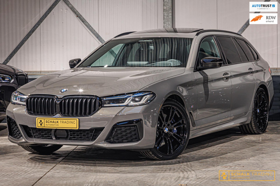 BMW 530e Touring 530e Pano Camera Laser Estoel 20inch Acc HUD