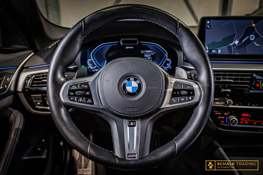 BMW 530e Touring 530e Pano Camera Laser Estoel 20inch Acc HUD