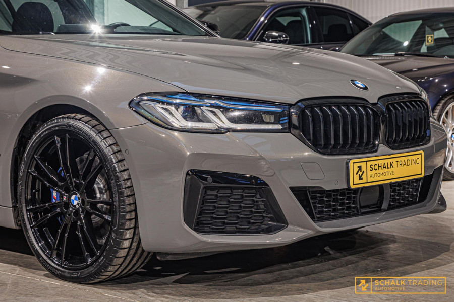 BMW 530e Touring 530e Pano Camera Laser Estoel 20inch Acc HUD