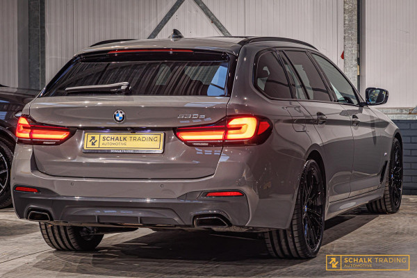 BMW 530e Touring 530e Pano Camera Laser Estoel 20inch Acc HUD