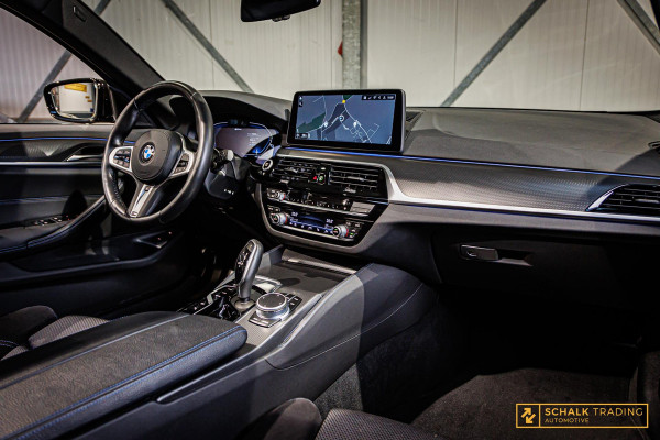 BMW 530e Touring 530e Pano Camera Laser Estoel 20inch Acc HUD