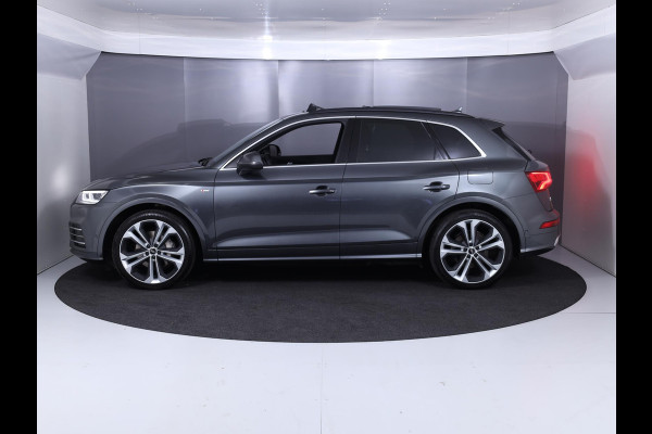 Audi Q5 55 TFSI e S edition 367 pk S-tronic | Panoramadak | Luchtvering | Elektr. trekhaak | Parkeersensoren (Park assist) | Rondomzicht camera | Stoelverwarming v/a | Navigatie  | 21" | S-line |