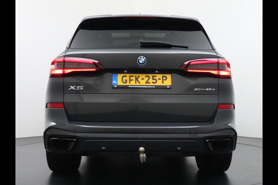 BMW X5 XDrive45e M SPORT VAN: 79.900,- VOOR: 73.877,- EINDEJAARSVOORDEEL: 6.023,- | INDIVIDUAL INT.| ACTIVE STEERING |B&W audio