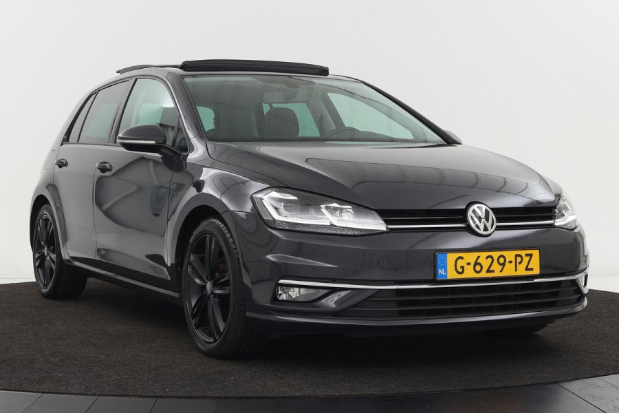 Volkswagen Golf 1.0 TSI Comfortline | Panoramadak | Stoelverwarming | Adaptive cruise | Full LED | Massage | Carplay | Navigatie | Climate control