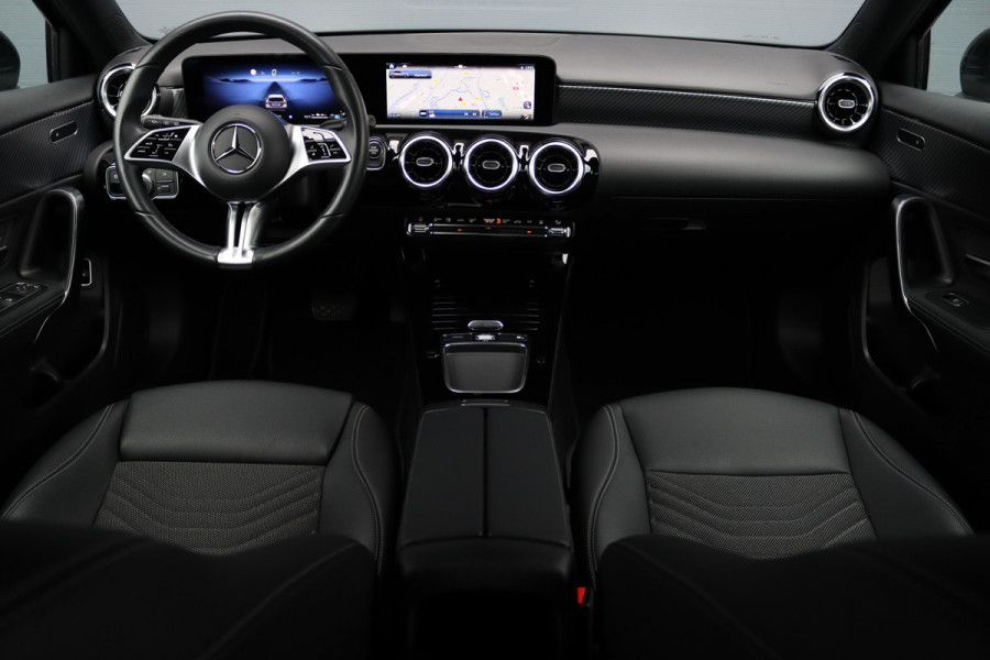 Mercedes-Benz A-Klasse 250 e Luxury Line Aut8 | Facelift | Widescreen | Camera | Stoelverwarming | Zitcomfortpakket | DAB | Apple Carplay/Android Auto | Cruise Control |