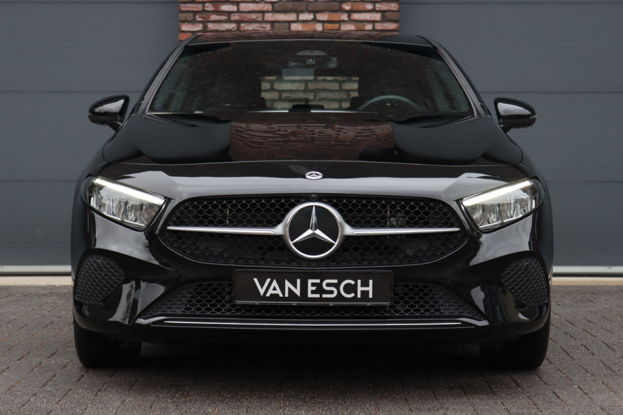 Mercedes-Benz A-Klasse 250 e Luxury Line Aut8 | Facelift | Widescreen | Camera | Stoelverwarming | Zitcomfortpakket | DAB | Apple Carplay/Android Auto | Cruise Control |