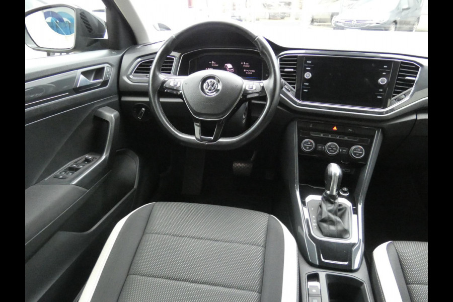 Volkswagen T-Roc 1.5 TSI Sport | NAVIGATIE | TREKHAAK |