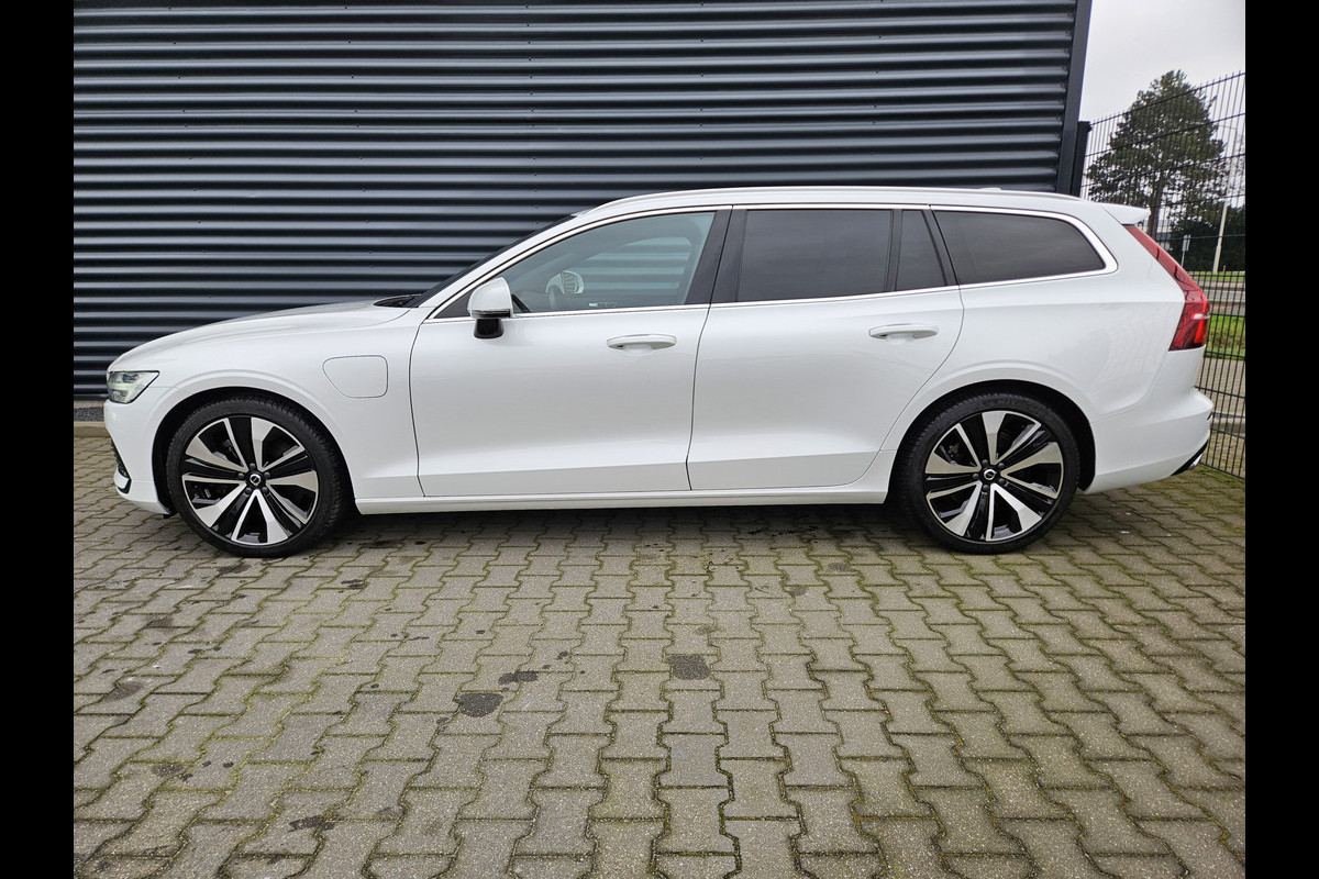 Volvo V60 T6 Recharge AWD Inscription Plug In Hybrid PHEV | Panodak | Adaptive Cruise | Harman Kardon | BLIS | Sportstoelen Memory | Stuur & Stoelverwarming | Apple Carplay | Camera | Keyless |