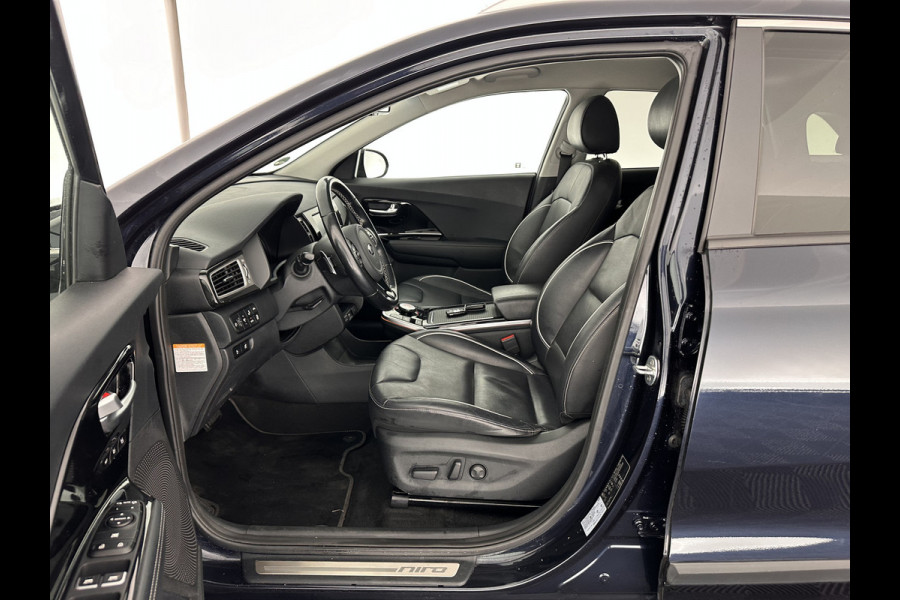 Kia e-Niro ExecutiveLine 64 kWh Aut. *FULL-LEATHER | JBL-AUDIO | FULL-LED | NAVI-FULLMAP | DAB | ADAPT.CRUISE | CAMERA | MEMORY-PACK | LANE-ASSIST | KEYLESS | DIGI-COCKPIT | SHIFT-PADDLES | COMFORT-SEATS | 17"ALU*