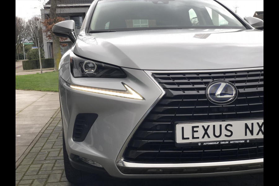 Lexus NX 300h AWD Sport Edition | Trekhaak, Eerste eigenaar, Leer, Stoelverwarming, Parkeersensoren, 18 inch, Navigatie, CarPlay