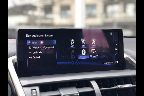 Lexus NX 300h AWD Sport Edition | Trekhaak, Eerste eigenaar, Leer, Stoelverwarming, Parkeersensoren, 18 inch, Navigatie, CarPlay