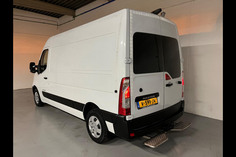 Renault Master SERVICEWAGEN T35 2.3 DCI 145PK EURO6 L2H2 VICTRON V230 BOTT INRICHTING AIRCO STANDKACHEL TREKHAAK RIJKLAARPRIJS!