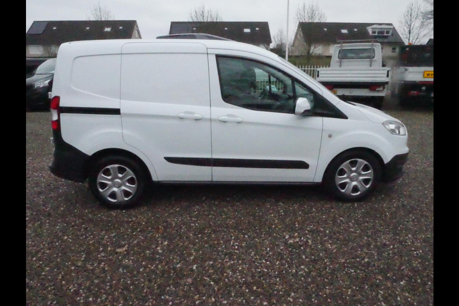 Ford Transit Courier 1.5 TDCI 75PK, L1, Airco