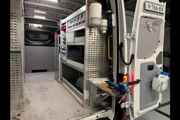 Volkswagen Crafter SERVICEWAGEN 35 2.0 TDI 140PK euro6 L3H3 (oude L2H2) V230 OMVORMER SORTIMO STANDKACHEL TREKHAAK RIJKLAARPRIJS