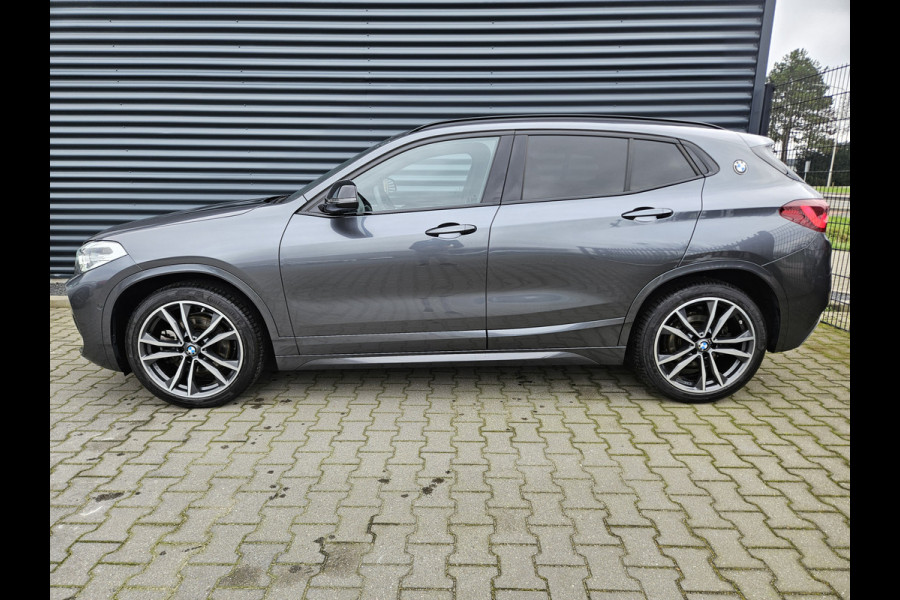 BMW X2 xDrive20i M Sport 192 pk Dealer O.H | Panodak | Lederen Sportstoelen & Memory | Apple Carplay | Head Up | Camera |Stuurverwarming | Sfeerverlichting | 19"L.M | DAB |