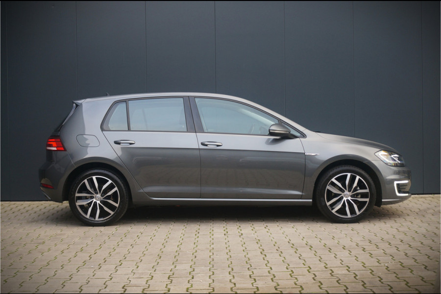 Volkswagen e-Golf E-DITION | Virtual | Camera | Keyless | Warmtepomp | NAP | Stoelverwarming | LED | BTW | Adaptive Cruise Control | LM. Velgen | Climate Control | Navigatie | PDC |