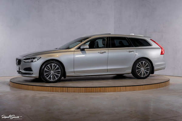 Volvo V90 2.0 T4 Momentum Pro | Zwenkbare trekhaak | Panorama | Adaptieve cruise