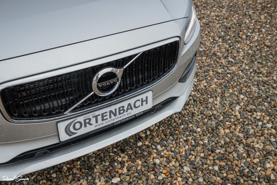 Volvo V90 2.0 T4 Momentum Pro | Zwenkbare trekhaak | Panorama | Adaptieve cruise