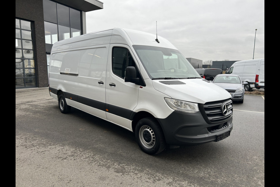 Mercedes-Benz Sprinter 317 CDI L3 H2 3500KG Trekhaak / Automaat / MBUX / Camera / Parkeersensoren / Cruise control / Airco / 270 Graden achterdeuren