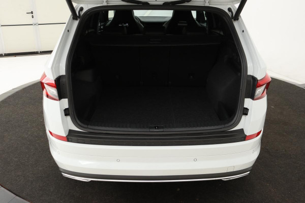 Škoda Kodiaq 1.5 TSI Sportline | Panoramadak | Stoelverwarming | Trekhaak | Matrix LED | Camera | Leder/Alcantara | Memory | Keyless | Dodehoek detectie | Sportstoelen