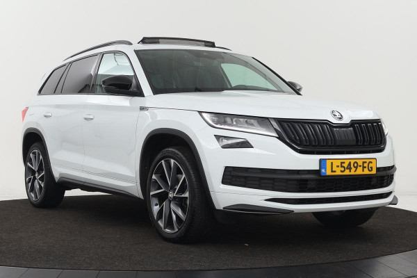 Škoda Kodiaq 1.5 TSI Sportline | Panoramadak | Stoelverwarming | Trekhaak | Matrix LED | Camera | Leder/Alcantara | Memory | Keyless | Dodehoek detectie | Sportstoelen