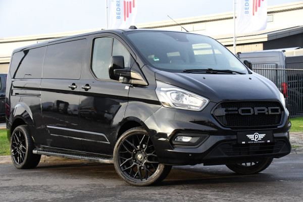 Ford Transit Custom 300 2.0 TDCI L2H1 Limited DC Black Edition Cruise, Carplay, 130PK, Trekhaak, Sensoren, 6 Zitplaatsen, Stoelverwarming, UNIEK!