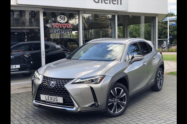 Lexus UX 250h 184pk Preference Line | Dodehoekherkenning, Parkeersensoren, Keyless, 18 inch, CarPlay, Stoel + Stuurverwarming