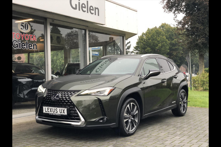 Lexus UX 250h 184pk Preference Line | Dodehoekherkenning, Parkeersensoren, Keyless, 18 inch, CarPlay, Stoel + Stuurverwarming