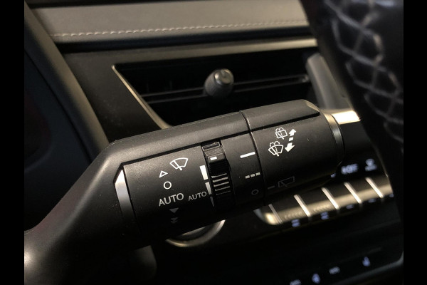 Lexus UX 250h 184pk Preference Line | Dodehoekherkenning, Parkeersensoren, Keyless, 18 inch, CarPlay, Stoel + Stuurverwarming