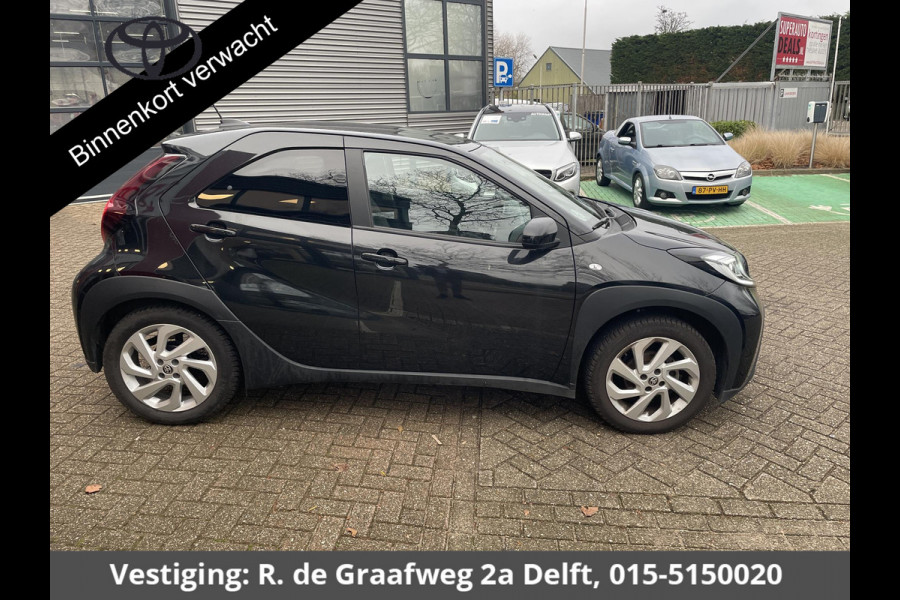 Toyota Aygo X 1.0 VVT-i MT first | Stoelverwarming | Camera | Lichtmetalen velgen