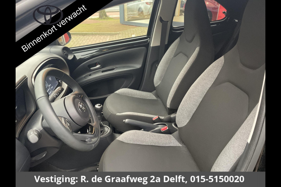 Toyota Aygo X 1.0 VVT-i MT first | Stoelverwarming | Camera | Lichtmetalen velgen