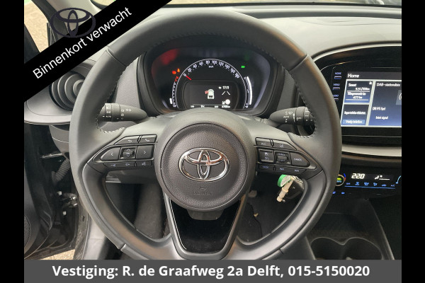 Toyota Aygo X 1.0 VVT-i MT first | Stoelverwarming | Camera | Lichtmetalen velgen