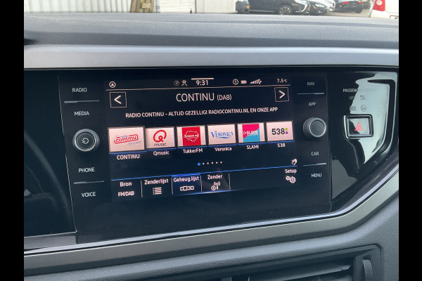 Volkswagen Polo 1.0 TSI Autom R-Line Adap.Cruise Carplay 33590KM!