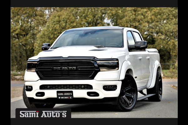 Dodge Ram 1500 LARAMIE NIGHT | BOM VOL | LPG | HUD | VIRTUAL | LUCHTVERING | DEKSEL | PANORAMADAK | BRIGHT WIHTE | 5.7 V8 HEMI 402PK 4x4 | CREWCAB 5 PERSOONS | GRIJSKENTEKEN | VOORRAAD NR 2147 - 4802