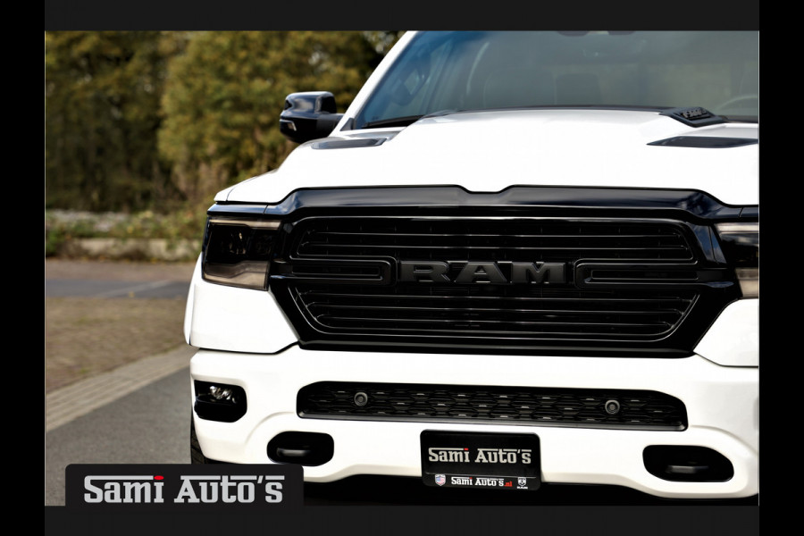 Dodge Ram 1500 LARAMIE NIGHT | BOM VOL | LPG | HUD | VIRTUAL | LUCHTVERING | DEKSEL | PANORAMADAK | BRIGHT WIHTE | 5.7 V8 HEMI 402PK 4x4 | CREWCAB 5 PERSOONS | GRIJSKENTEKEN | VOORRAAD NR 2147 - 4802