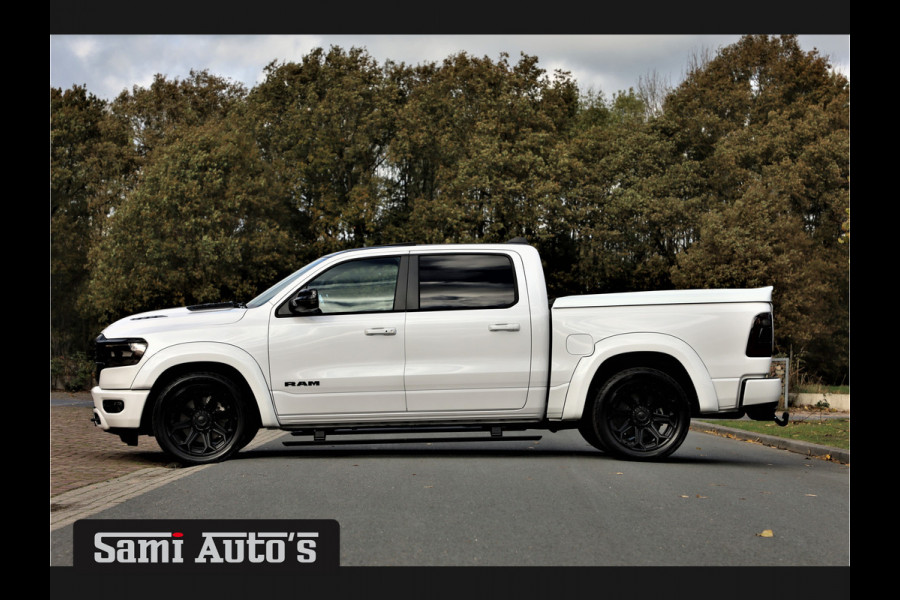 Dodge Ram 1500 LARAMIE NIGHT | BOM VOL | LPG | HUD | VIRTUAL | LUCHTVERING | DEKSEL | PANORAMADAK | BRIGHT WIHTE | 5.7 V8 HEMI 402PK 4x4 | CREWCAB 5 PERSOONS | GRIJSKENTEKEN | VOORRAAD NR 2147 - 4802