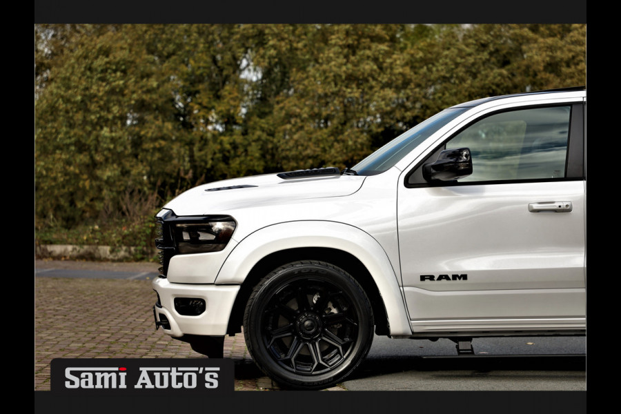 Dodge Ram 1500 LARAMIE NIGHT | BOM VOL | LPG | HUD | VIRTUAL | LUCHTVERING | DEKSEL | PANORAMADAK | BRIGHT WIHTE | 5.7 V8 HEMI 402PK 4x4 | CREWCAB 5 PERSOONS | GRIJSKENTEKEN | VOORRAAD NR 2147 - 4802