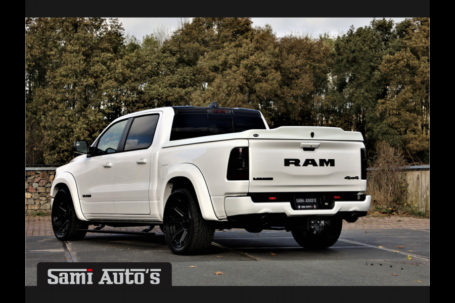 Dodge Ram 1500 LARAMIE NIGHT | BOM VOL | LPG | HUD | VIRTUAL | LUCHTVERING | DEKSEL | PANORAMADAK | BRIGHT WIHTE | 5.7 V8 HEMI 402PK 4x4 | CREWCAB 5 PERSOONS | GRIJSKENTEKEN | VOORRAAD NR 2147 - 4802